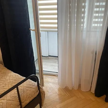 Emm Apartament - 100M Parc Si Metrou Tinererului Bucarest Esterno foto